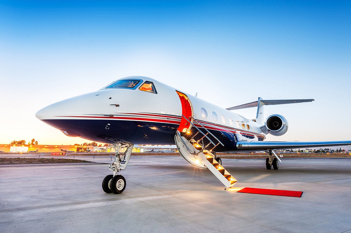 ridewithjetra's tweet image. Jetra reviewed the Gulfstream G550: ~6,500 nm range, spacious cabin with multiple living areas, workspaces, and sleeping accommodations. Not the newest, but extremely reliable and comfortable. Jetra rating 9.5/10.

#jet #jetra #luxury #gulfstream #g550 #privatejet #aviation