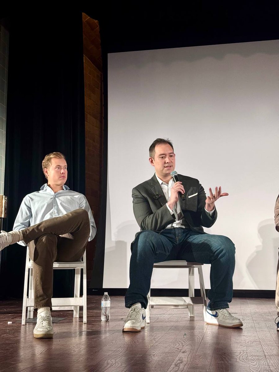 Adrian Wall tweet media