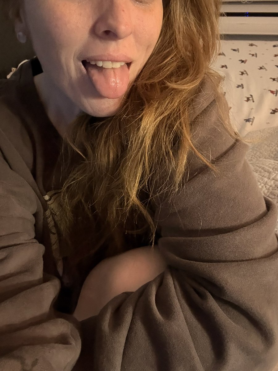 LittleRedTries X😈💋 tweet media