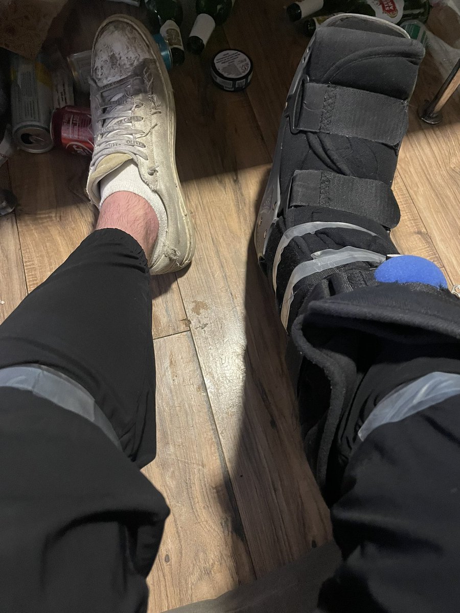 kunitzallstar's tweet photo. Keeping the socks up tonight https://t.co/hvhvZ3UeMa
