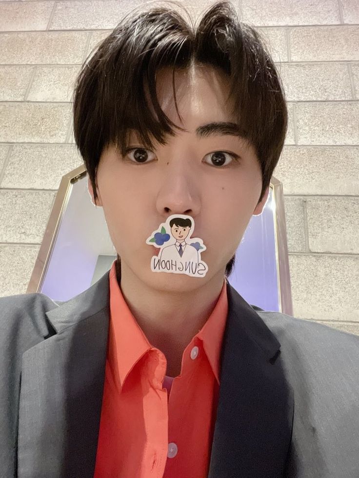 ⭒logy⭒ tweet media