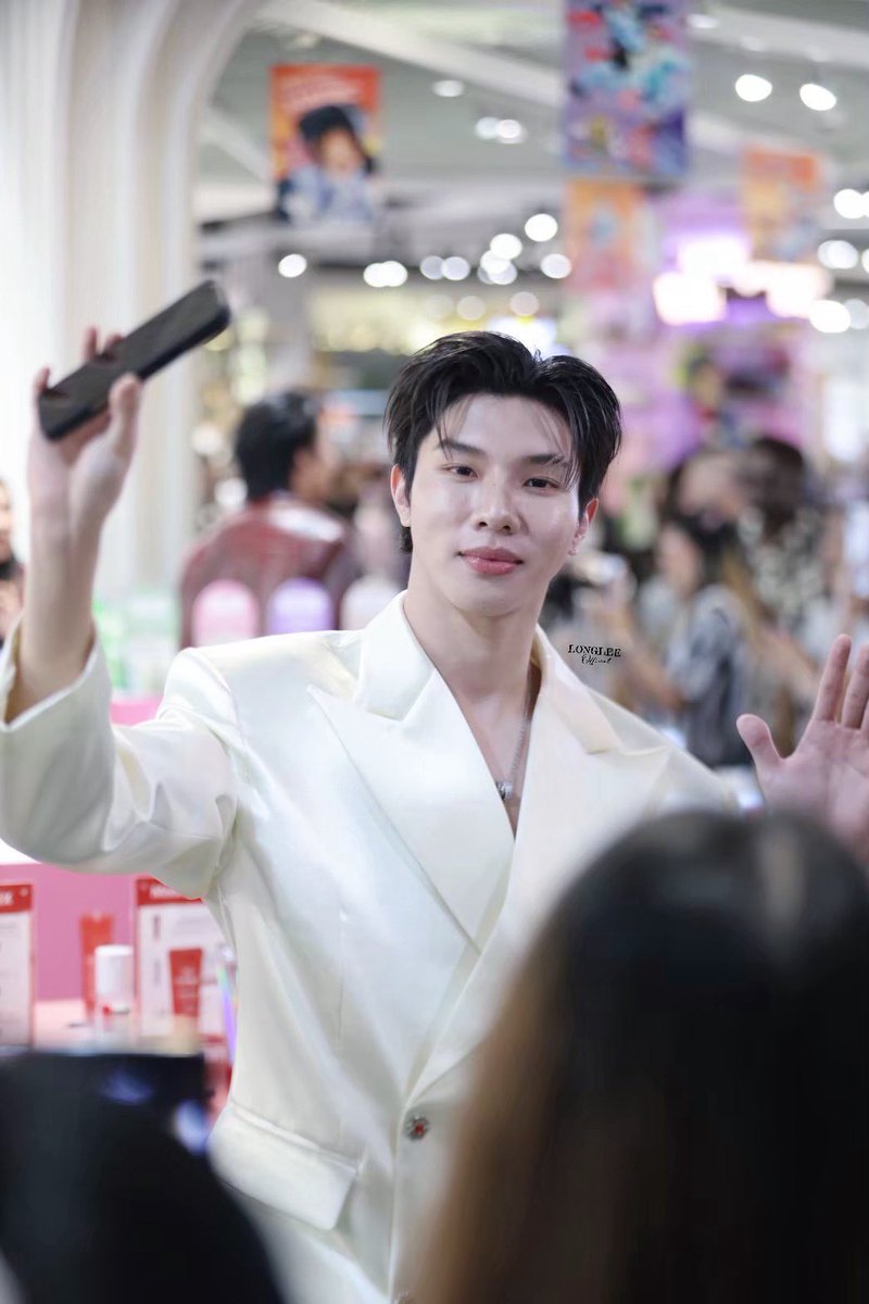 longlee_official tweet media