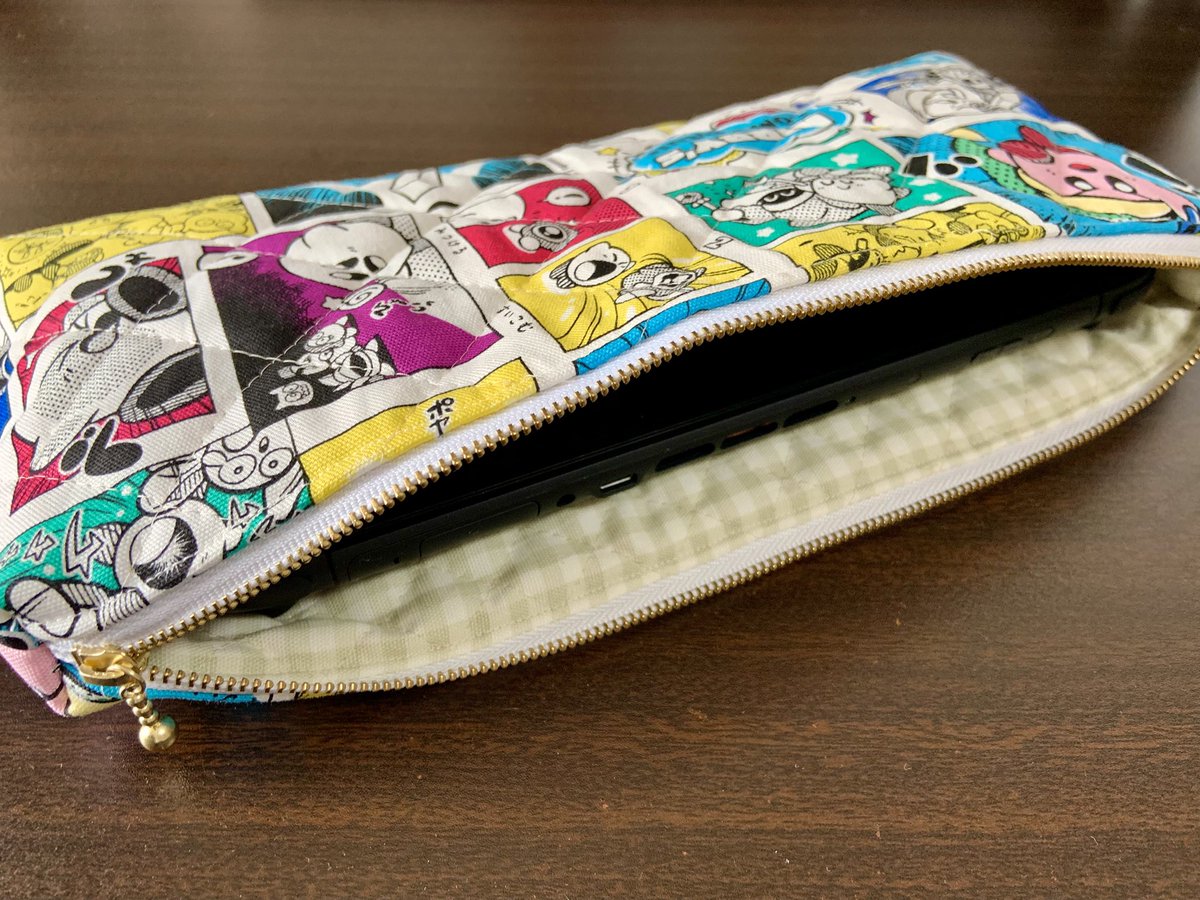 _8244_'s tweet photo. Switch2���ーチ、かわいい生地が手に入ったので作り直し🎮今回は中もキルティングにしてクッション性アップ！ポケットもソフトが飛び出さないように改良！またひとつお気に入りが増えました✨ https://t.co/b981EPurlQ