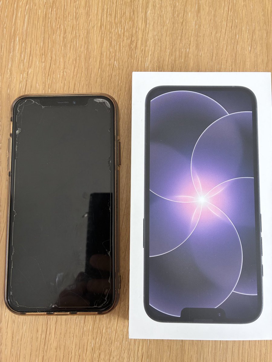 okame67837399's tweet image. ようやくiPhone XRから17eへ
ぶっ壊れるまで、タイミングわからない🤪
みんなは機種変更のタイミングはどうしていらっしゃる？
#iPhone17e #iPhone #iPhonexr #機種変更