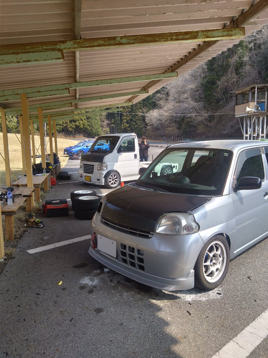 thruxton900SE's tweet image. おはようございます。
作手です。

今日はCRUXダンパーのテスト、２時間かけて色々試してみます。