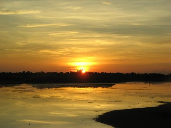 nimilamalee's tweet image. A long time ago, sunrise over Elephant Pass. Want to see this again. #bucketlist