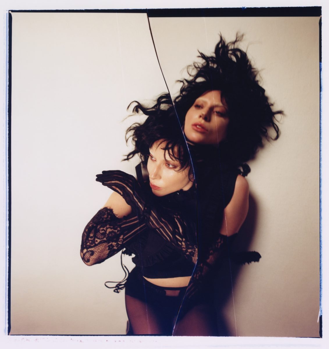 RiveraSec's tweet photo. @ladygaga  influyó bastante en lo que hoy soy como persona. En mi búsqueda por definirme en mi adolescencia, ella apareció, y sin ser broma, se convirtió en una madrina,de quien aprendí a ser amable en un mundo a veces carente de empatía. 

⚔️HBD Mother Monster💞 https://t.co/KTXv5XUWTX