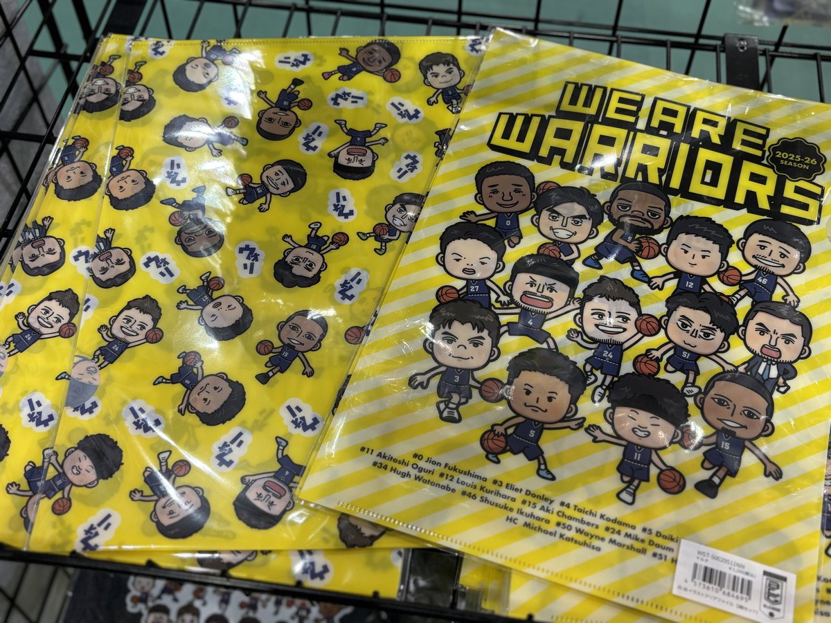 🗣️会場情報📣 ＼ イラストグッズ大好評販売中✨ 昨日から販売中のA4