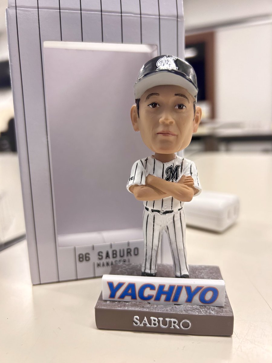 本日のグッズ付きチケットでは「サブロー監督ボブルヘッド」が配布され