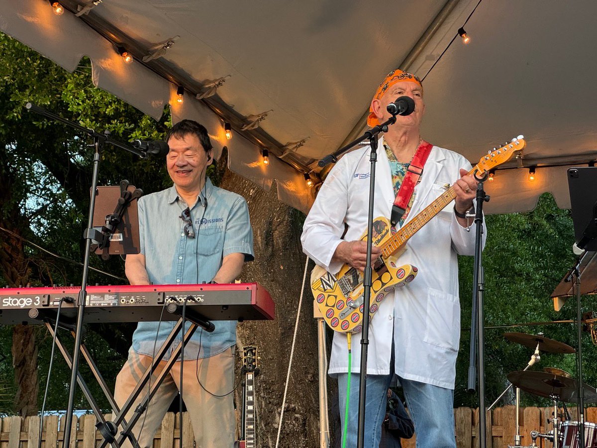 PatrickHwuMD's tweet photo. What a night with #TheReMissions at @SantoStefanoTPA 🎶
Deeply grateful to Richard Gonzmart, not only for hosting us, but for his longstanding support of @MoffittNews. And a special moment having him join us on guitar! 🎸 https://t.co/Cb3CCLPh8r
