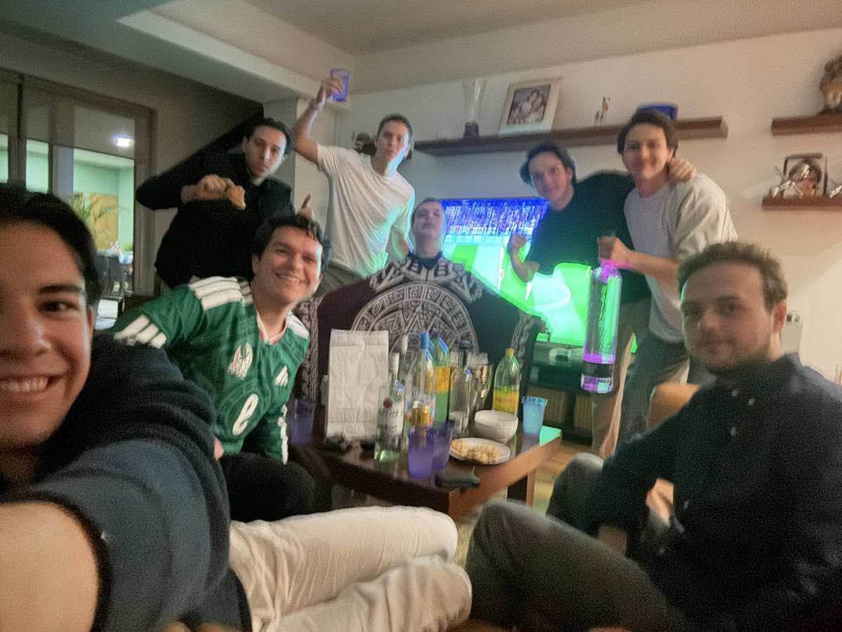 pabloandere_'s tweet photo. #ElMundialEsNuestro
Apoyando desde Seneca 314, Colonia Miguel Hidalgo!!!!!! https://t.co/dTS6VzDjeH