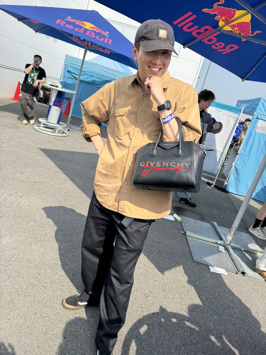 しゅーすけ tweet media