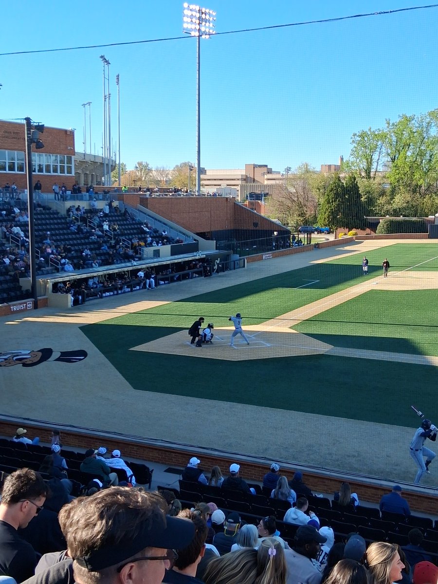 1Captain Deacon tweet media