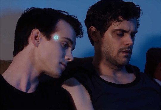 ตำนานเรือผีที่ชิปเองชงเอง แต่แมสมากจนงงคือ 900gavin หน้าไม่เคยเจอ โมเม้นก็ไม่มี 900ก็ออกมาซีนเดียวตอนฉากจบแบดเอน แต่ทุกคนชิปจนแมสเรือสำราญ จนมีหนังสั้นของคู่นี้มาเลย ชาว 900gavin แม่งเจ๋งว่ะ