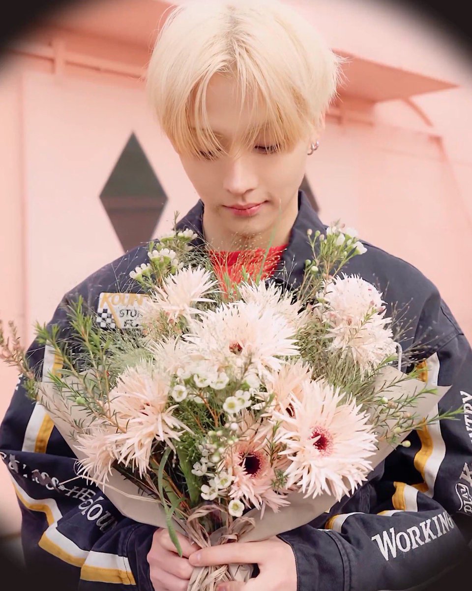 베이 tweet media