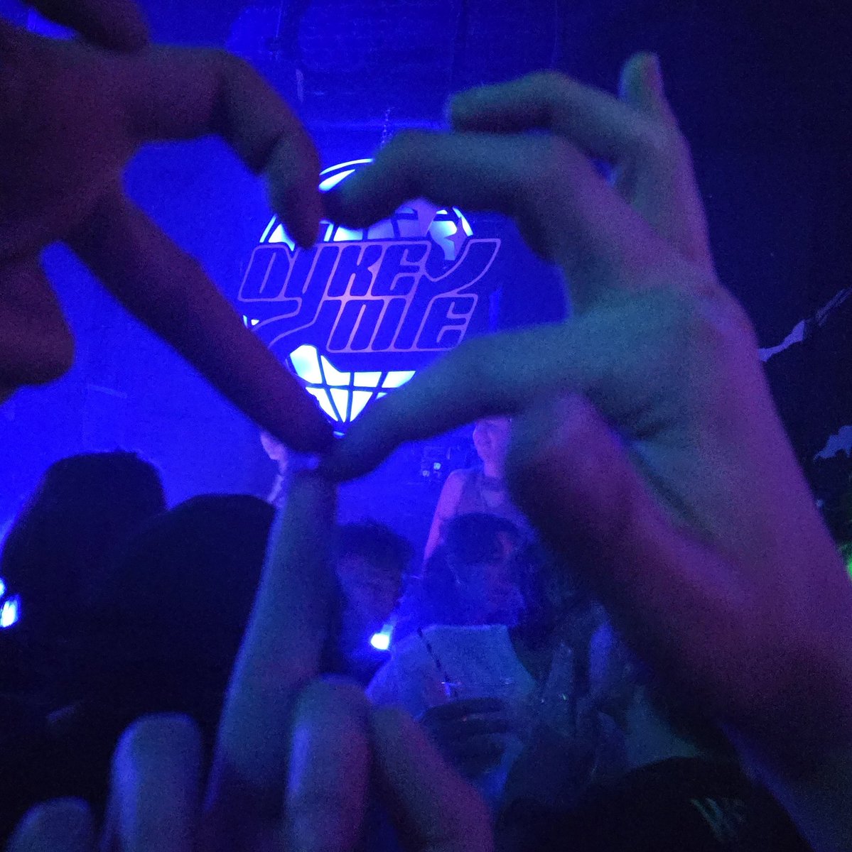 victryena tweet media