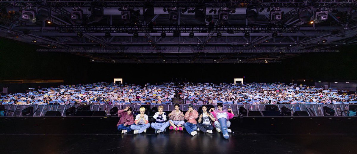 推しグル3つが同日にライブしてると情報過多！！！！だけど、めちゃくちゃ幸せな日になります·͜·ᰔᩚ
<a href="/Stray_Kids/">Stray Kids</a> <a href="/NEXZ_official/">NEXZ</a> <a href="/NEXZ_official/">NEXZ</a> 
#straykids #nexz #niziu 
#felix #sogeon #mako