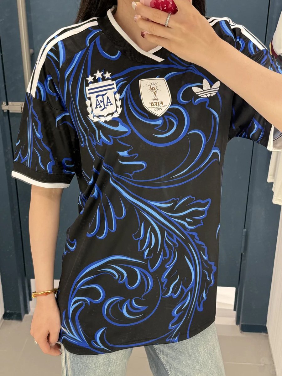 eejersey's tweet photo. Adidas 🏆 Which World Cup jersey do you support, Adidas World Cup jersey
https://t.co/tuoUOJu6Z8 https://t.co/yvBq7QfUCz