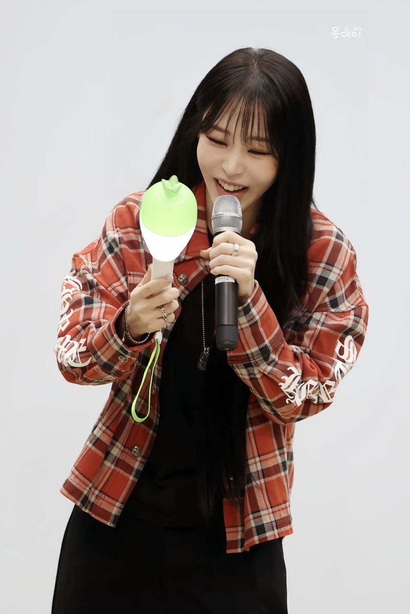 몽데이☁️ tweet media