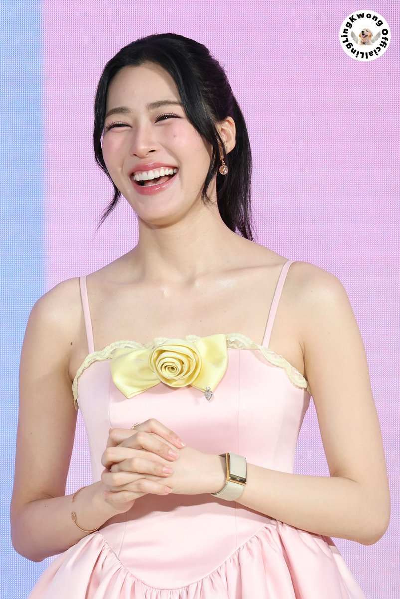 Linglingkwong_Official tweet media