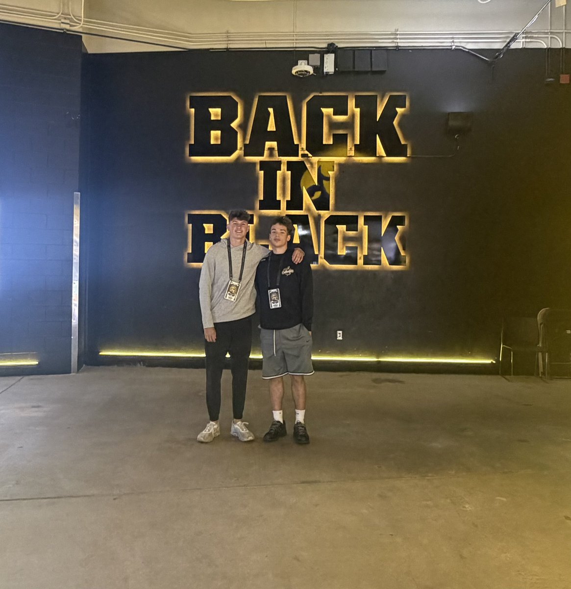 Fantastic time at Iowa today. Enjoyed talking football with <a href="/CoachVandeMerkt/">Billy VandeMerkt</a> and <a href="/CoachTimLester/">Tim Lester</a> and seeing what the QB room they are building. I could see Physical-Smart-Tough-Together throughout the entire practice. <a href="/TylerBarnesIOWA/">Tyler Barnes</a> <a href="/Spauldingiowa/">Matt Spaulding</a> <a href="/HazellKyle/">Kyle Hazell</a> <a href="/siderjoe/">Joe Siderewicz</a>