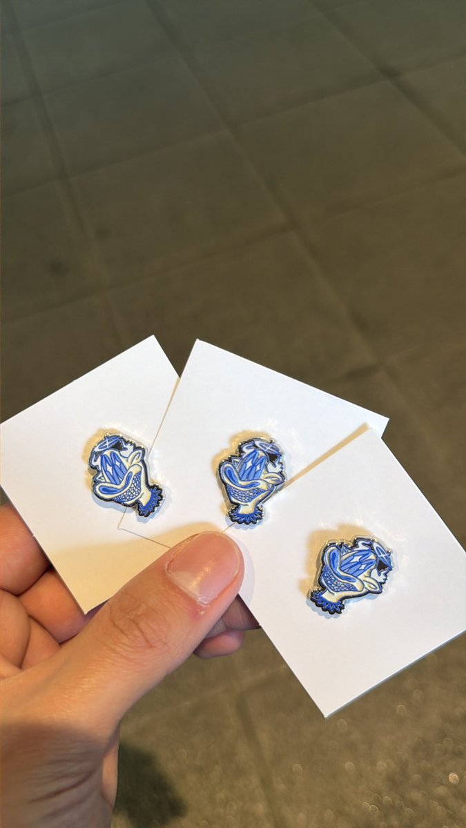 えらみ tweet media