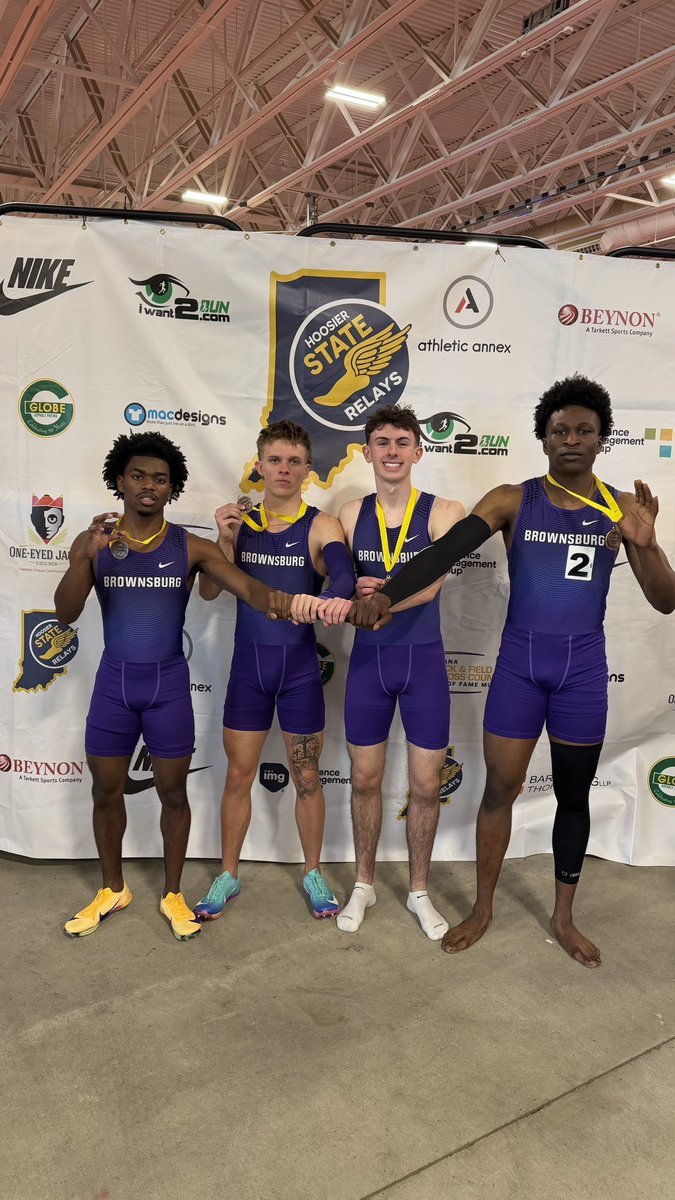 BHSDogsTrack's tweet image. 4 tough kids who all compete really hard. This group is just getting started!!

4x400 meter relay

Ra’Shaun Snow 50.88💨
Trew Holbrook 50.67⚡️
Carter Hurst 51.07⚡️
Chris Adekoye 50.75💨

3:23.35 4th
💥Indoor School Record💥

#speedkills