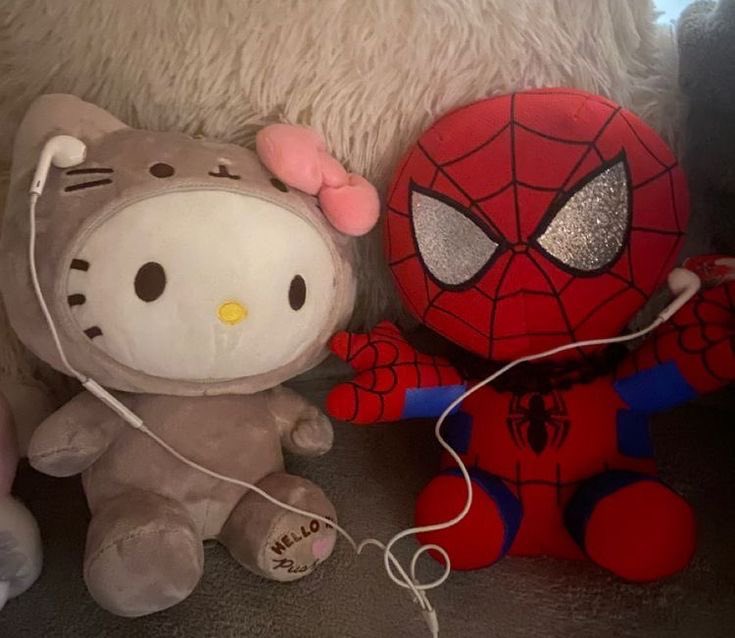 •⩊• tweet media