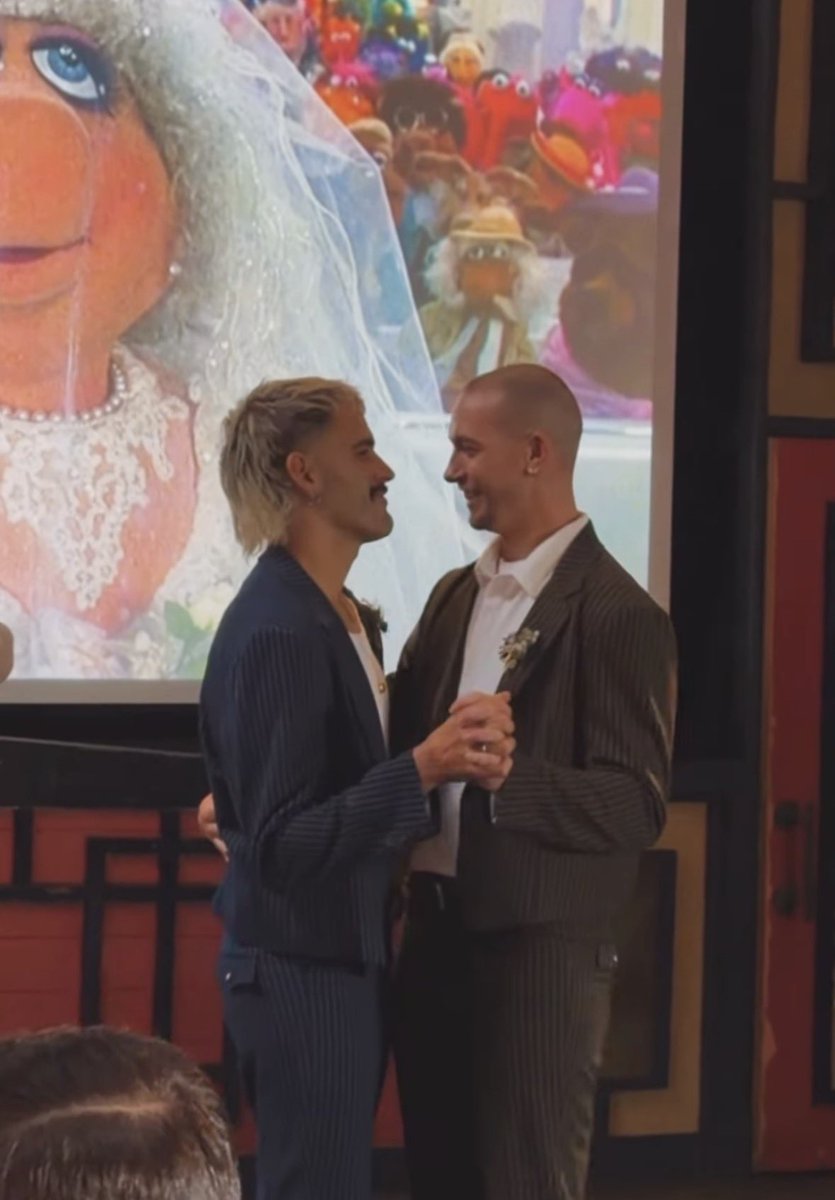 Drag Crave tweet media