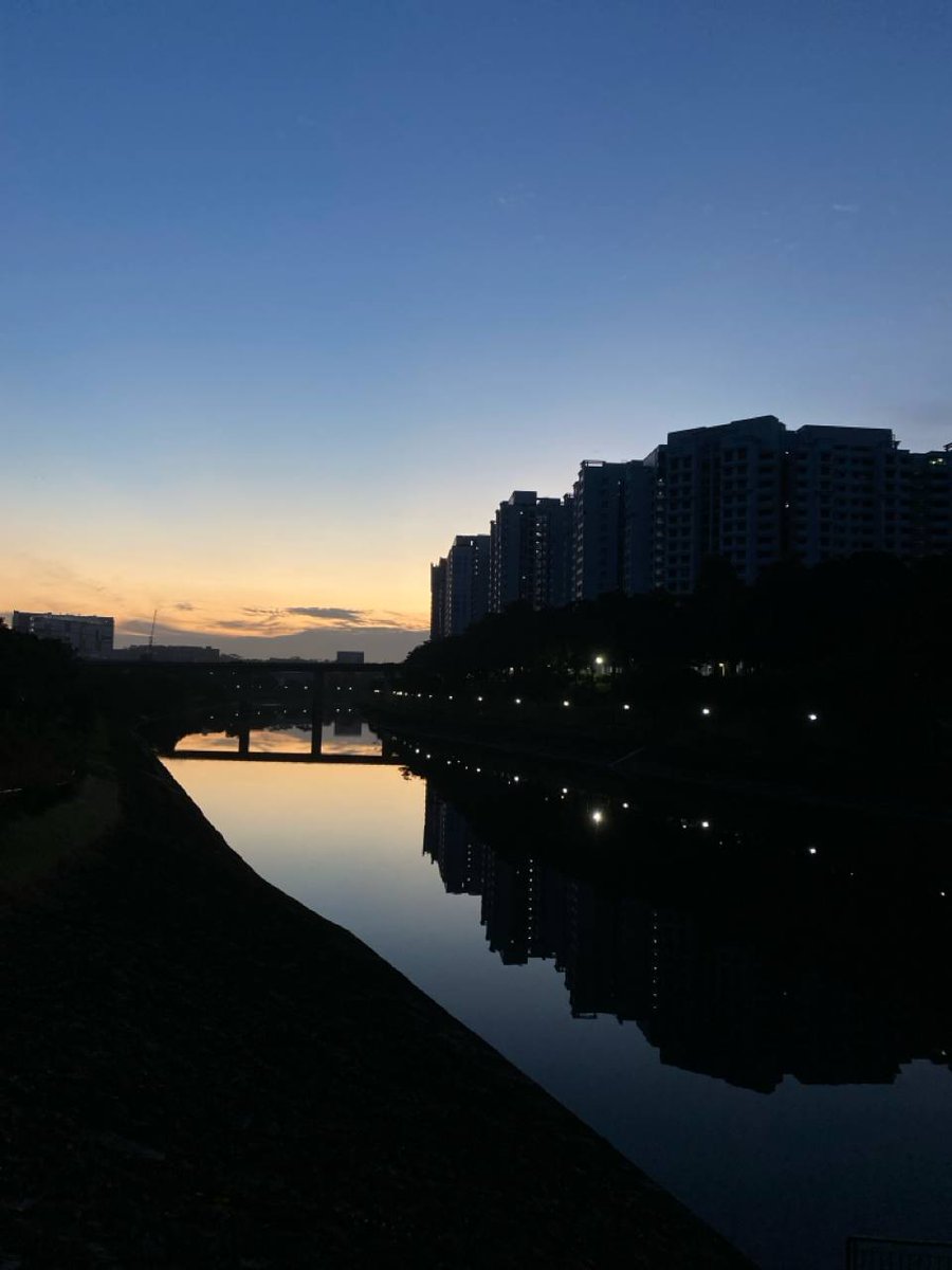 Cheeezzyyyy tweet media