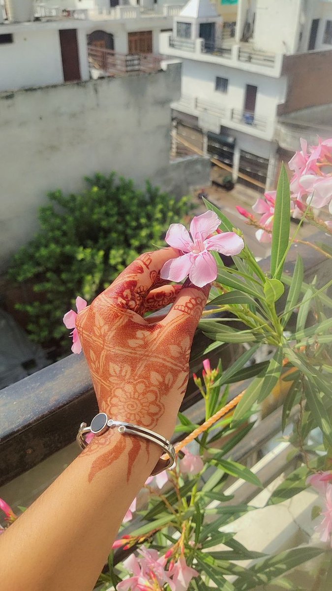 ali_shabeena007's tweet image. अपना किरदार ऐसा रखो....

कि आपका शांत रहना भी लोगों के दिल में घाव करदे !!

Keep your self-respect and dignity high. It is better to remain silent than to speak too much.👍

#Happysunday 🌄🌺