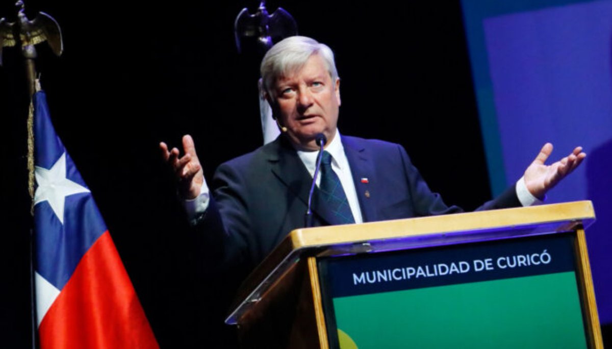 Alcalde de Curicó es mencionado en informe de Contraloría sobre juegos en casinos verdadahora.cl/alcalde-de-cur…