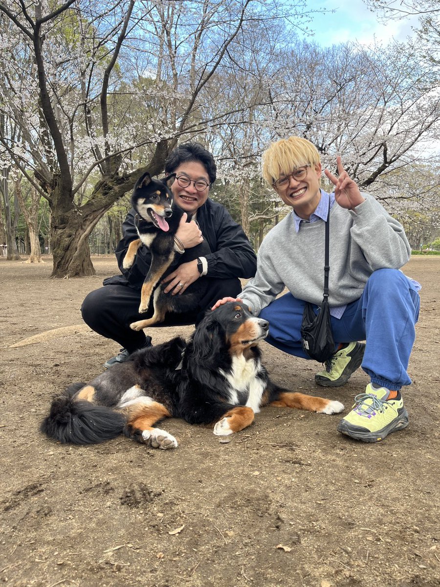 abcz_official's tweet photo. 松尾諭さんとハロくんと偶然会ったよ‼︎‼︎‼︎

塚ちゃん https://t.co/x2nuMk7Yc1