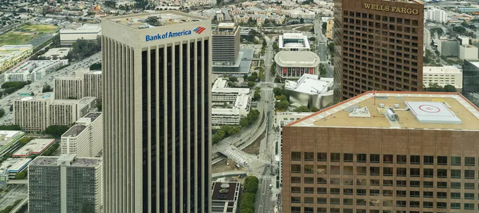 FCNightingale's tweet photo. Bank of America Plaza at 333 S. Hope St. Los Angeles, California sold for around $210M ↓52% from $440M in 2004.

Appraised for $212.5M in late 2024 ↓65% from $605M 10 years prior.

The seller was a Brookfield Properties entity that defaulted on a $400M CMBS loan secured by the property last year and put it up for sale shortly after.

-Commercial Observer / Bisnow
#commercialrealestate
