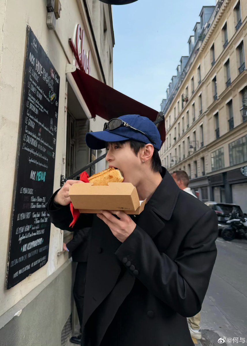 𝐀𝐫𝐦𝐚𝐧𝐝 tweet media