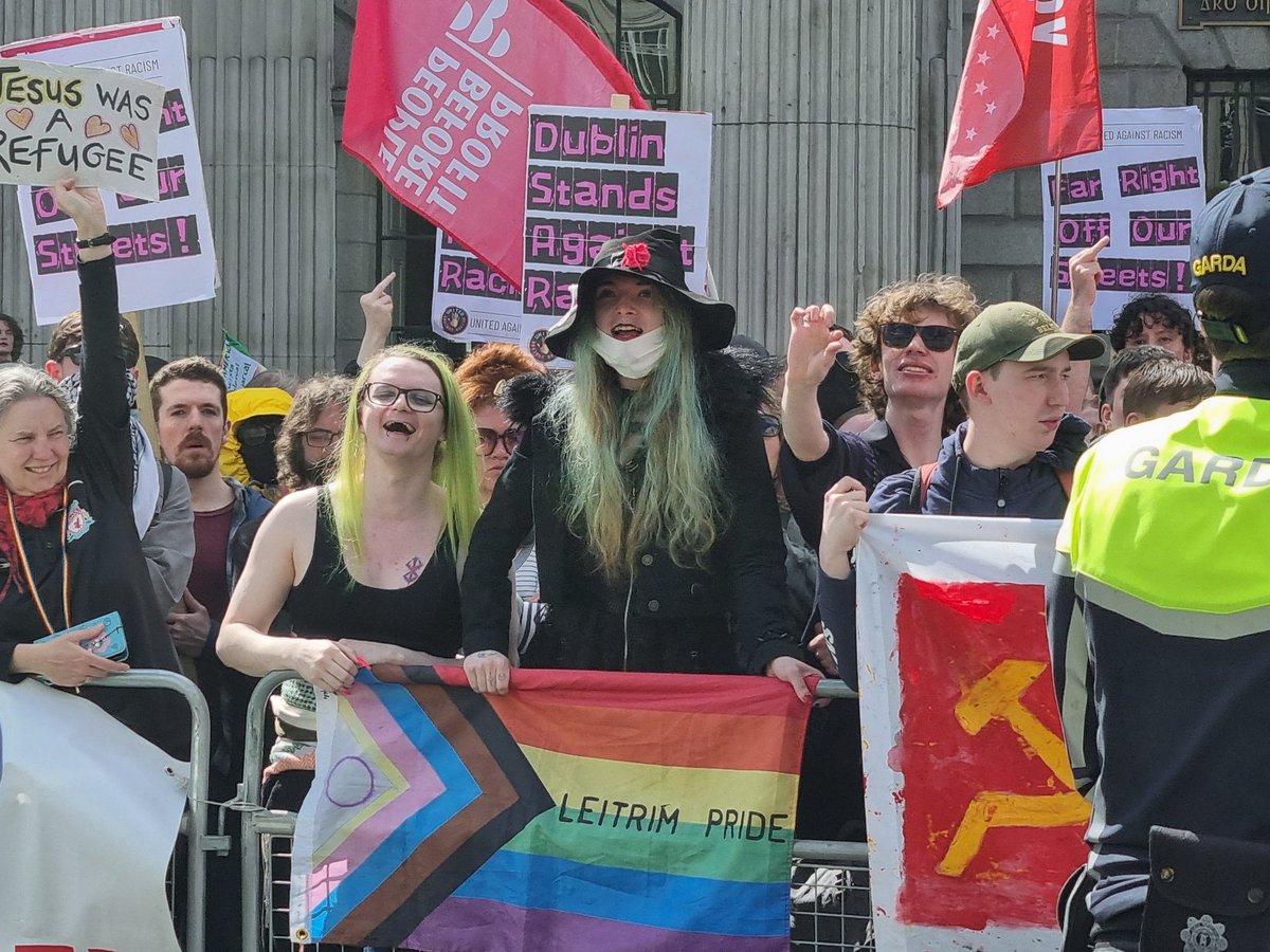 𝐀𝐋 tweet media