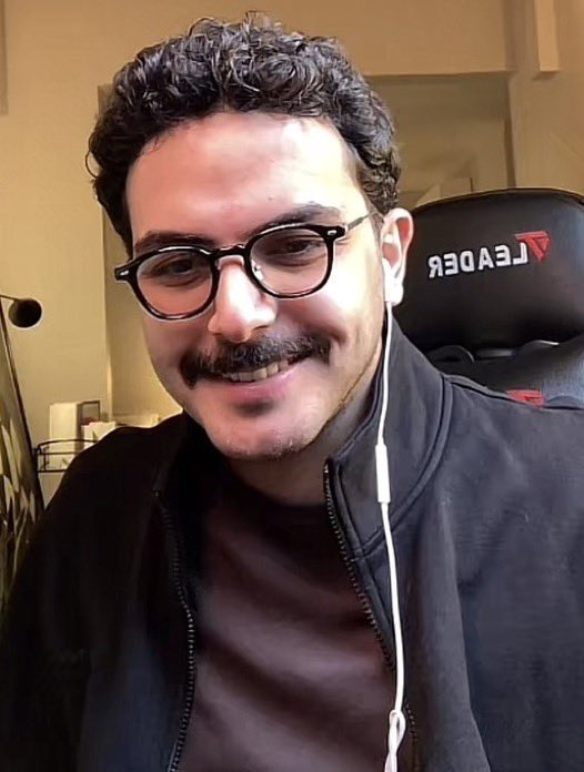 -

"ياسّرور القلب ومسّرته ❤️"

شكراً ع الـبث الممتع 
عسّى مقابل الأيام تبشرّك بما تود وتشرّق لك وافِر الخير والسرور ..

#سلطان_بن_نايف || <a href="/snaif111/">سلطان بن نايف</a>
