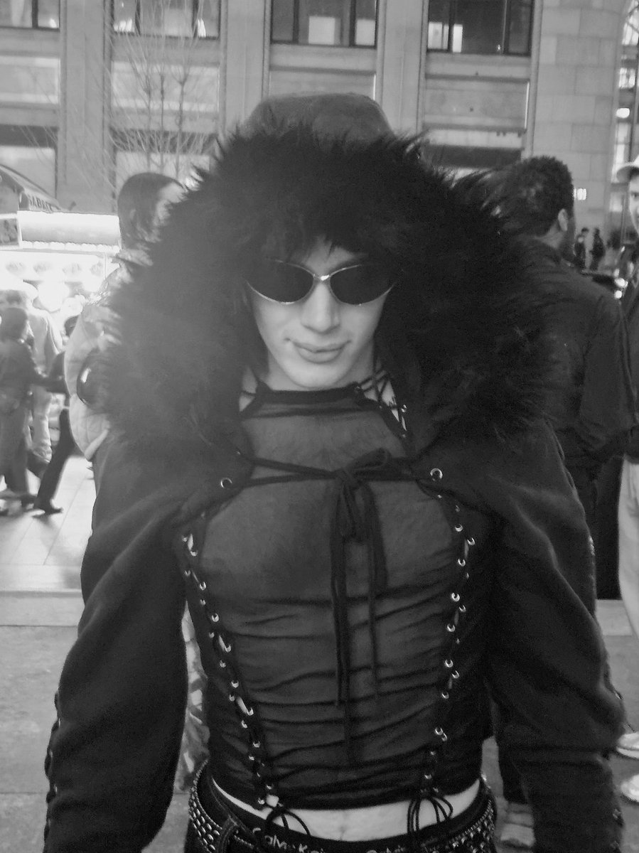 ethanboytoy's tweet photo. forgot to post last weekend, but I saw Twigs at Madison Square Garden and she was everything! https://t.co/oknSocvIdm