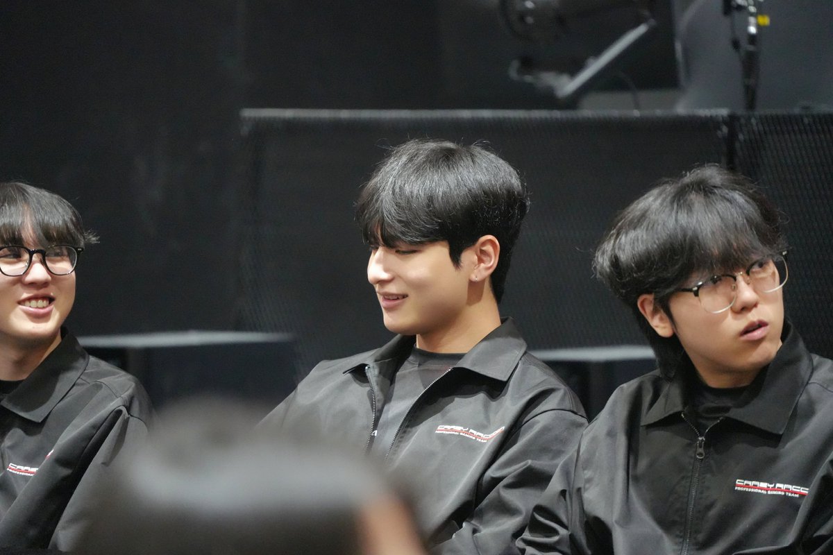 kina_ham_'s tweet image. 20260321 OWCS week1

Crazy Raccoon  
公式ファンミーティング
공식 팬미팅

#CR #OWCS #LIP #Stalk3r #CH0R0NG #MAX #vigilante #JunBin #HeeSang