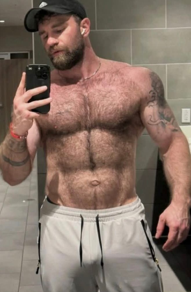 Looking For Men tweet media