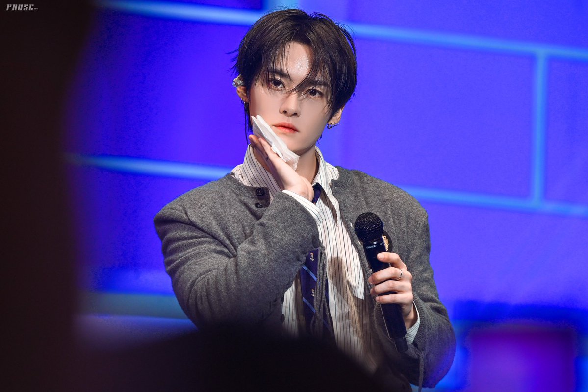 𝑷𝑨𝑼𝑺𝑬. tweet media