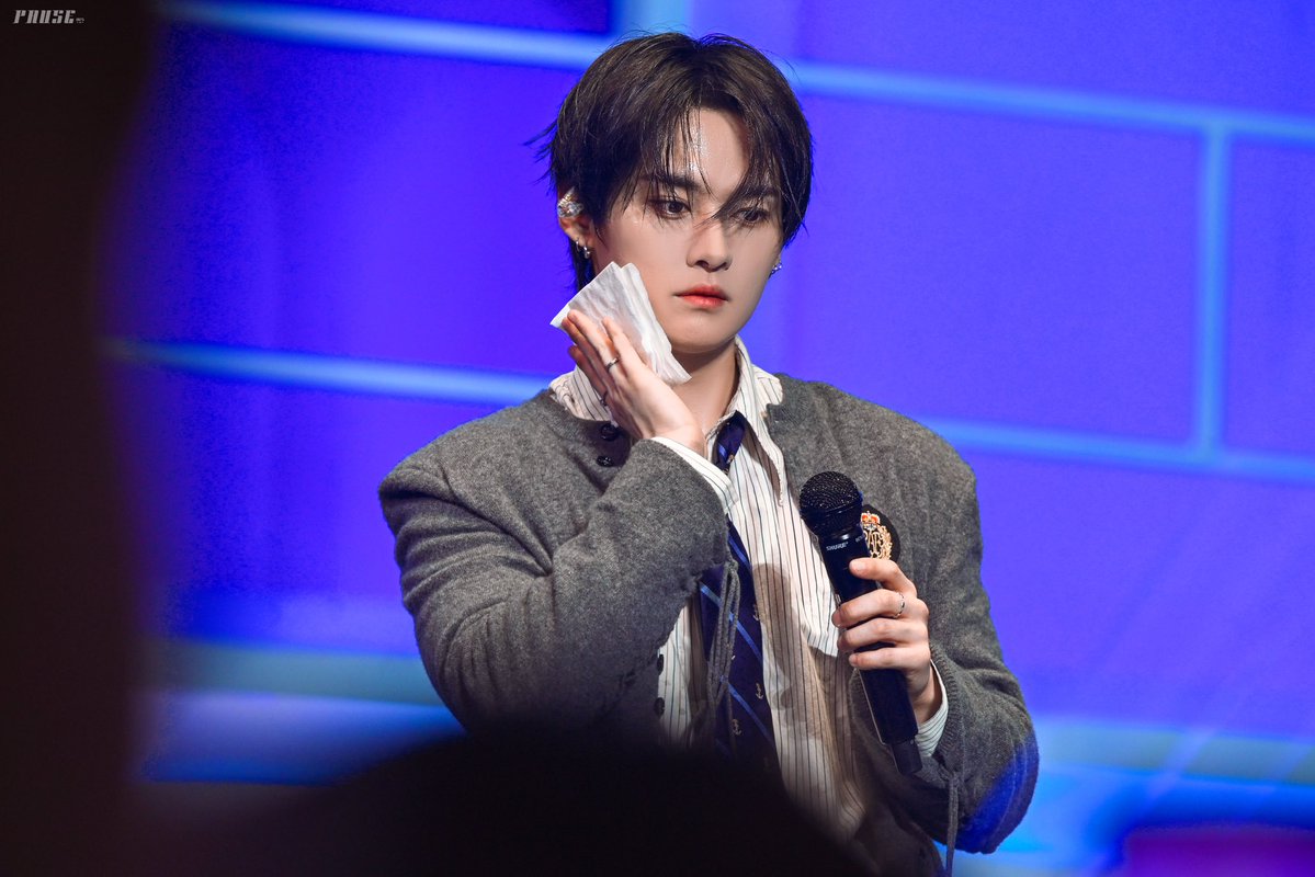 𝑷𝑨𝑼𝑺𝑬. tweet media