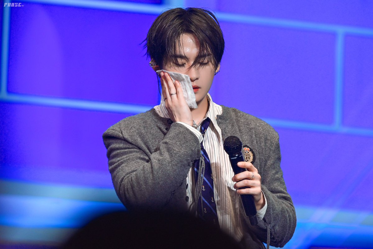 𝑷𝑨𝑼𝑺𝑬. tweet media