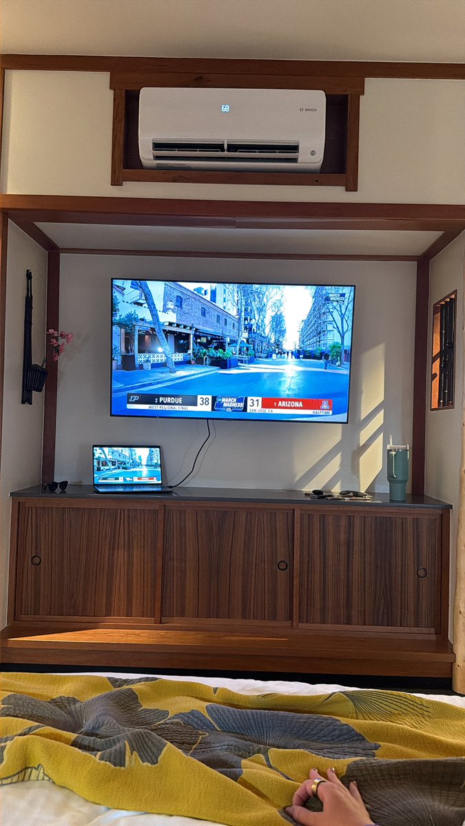 Cappin’ Cam tweet media