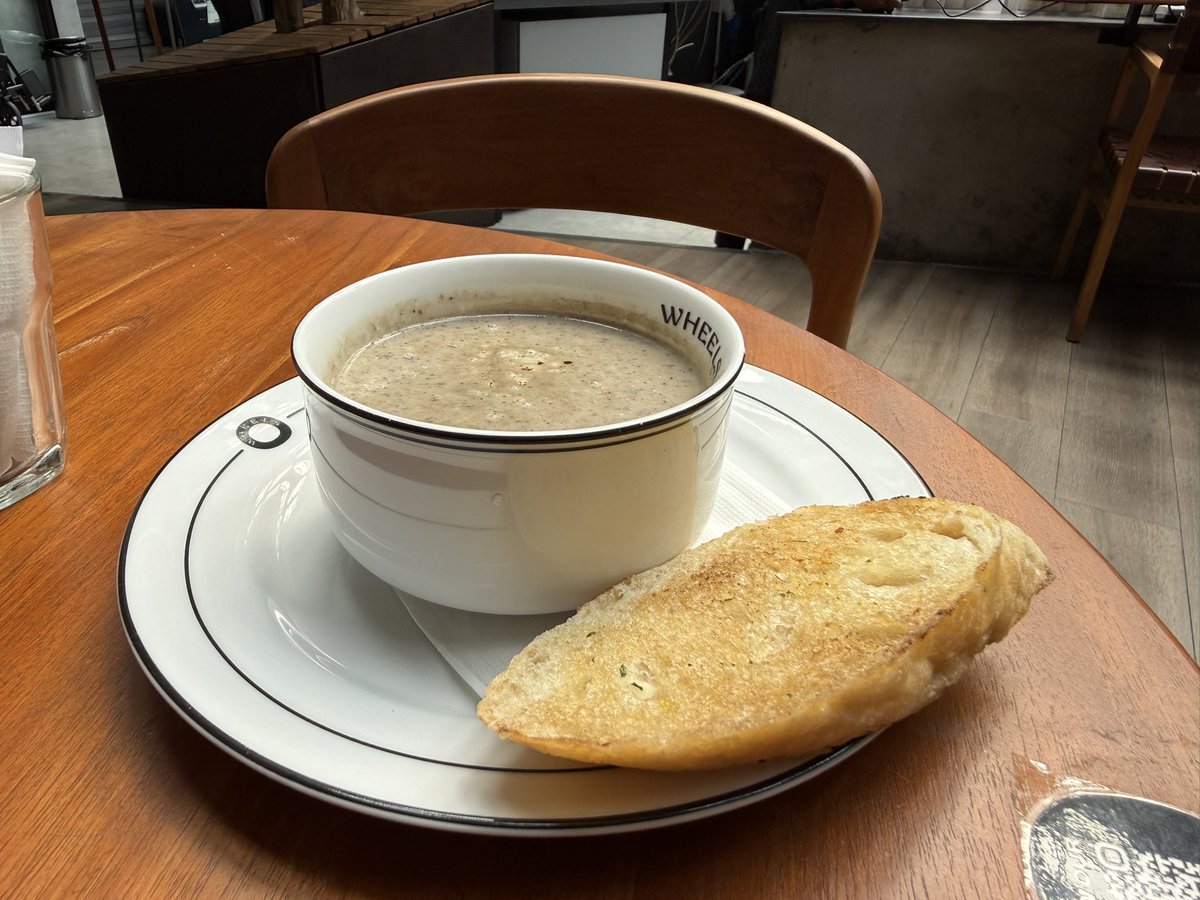 🐟🍉🌺🐝🍯 tweet media