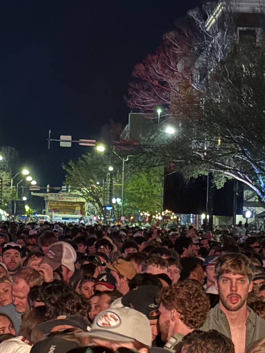 Phil “White mamba” Howard tweet media