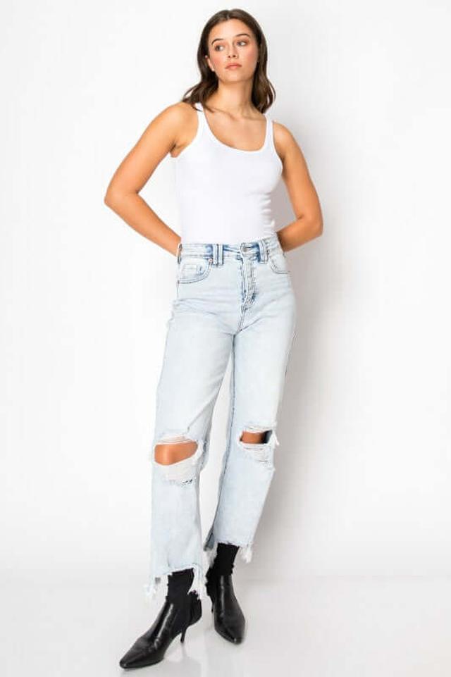 amomentofnow's tweet image. Meet your new wardrobe MVP! 😍 Our Light Blue Tummy Control High Rise Modern Wide Jeans sculpt and smooth for all-day comfort. Perfect for a flattering silhouette. Try now! 🌟 amomentofnow.com/products/at112… #Fashion #Jeans #TummyControl