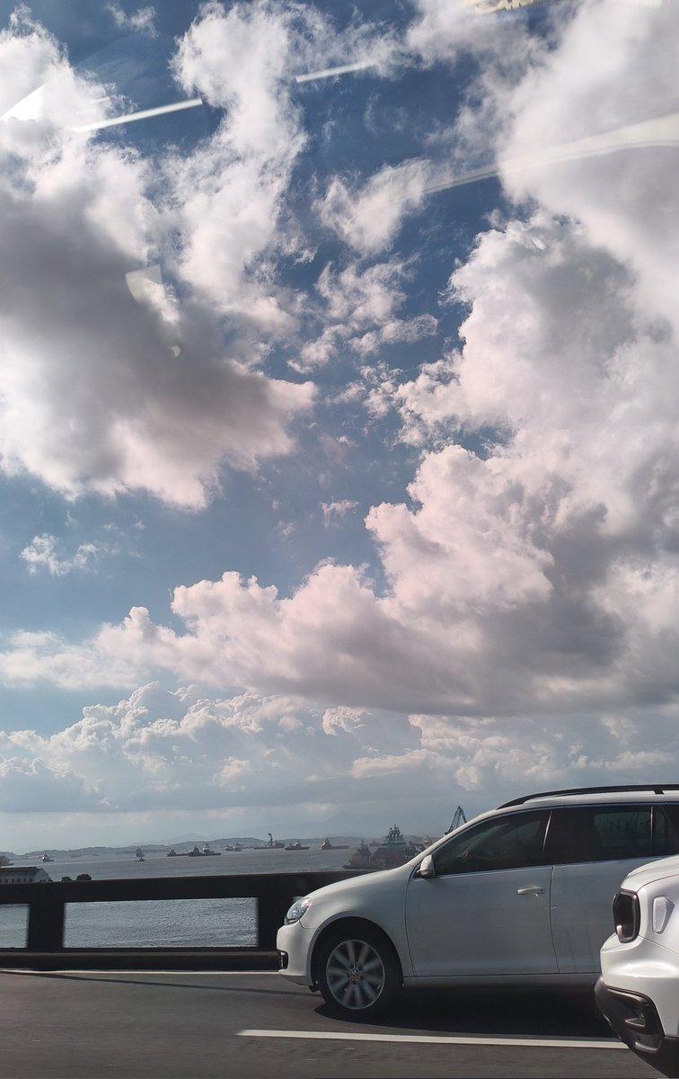linalittlepixel's tweet photo. I got lost today but it's okay because the landscape was good https://t.co/bMBzhpaz3k