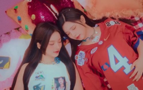 daily sullbae 🪐 tweet media