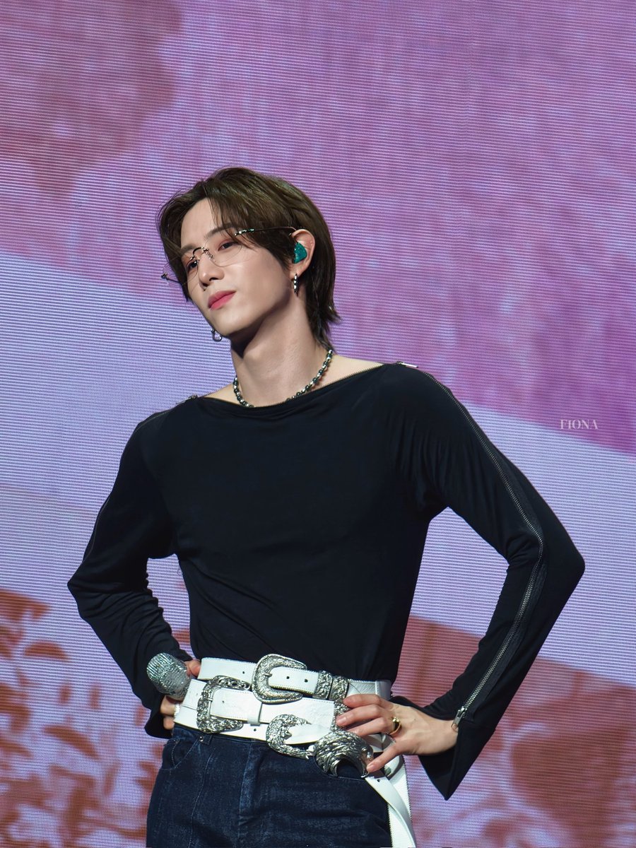 F1ona777's tweet photo. #marktuan in Macau🇲🇴 Fancon
👓最严厉的母亲，最严厉的爸爸
#GOT7 https://t.co/uk6eReqMf0